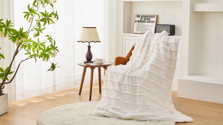 В чем разница между электрическим броском и электрическим над одеялом?