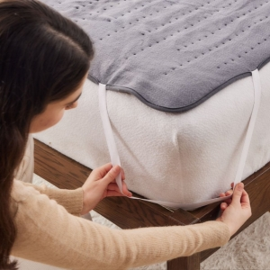 Могут ли люди спать с электрическим подогревом под одеялом?